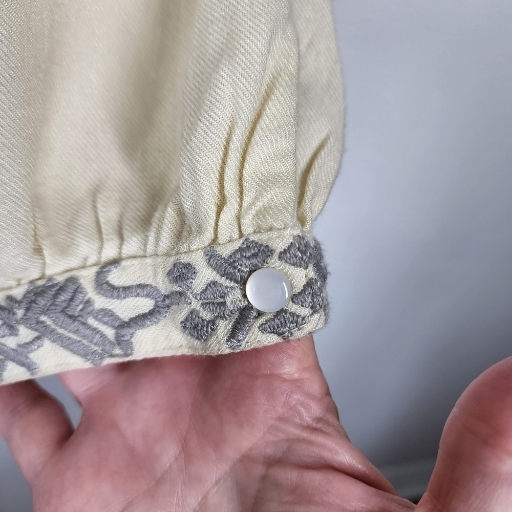 SUNDANCE EMBROIDERED V-NECK TOP - Picture 9 of 10